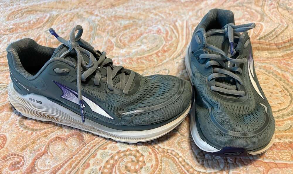 Altra Women's Paradigm 6 EGO MAX Running Shoes Gray/Purple